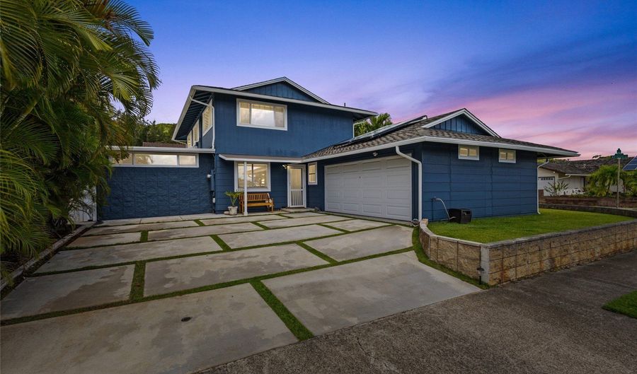 1303 Akele St, Kailua, HI 96734 - 4 Beds, 3 Bath
