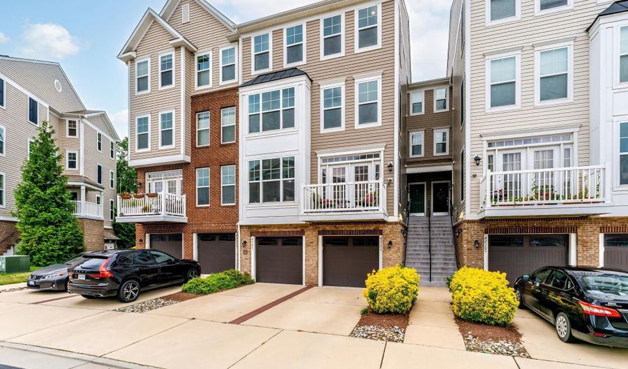 42175 CANARY GRASS Sq, Aldie, VA 20105 - 3 Beds, 3 Bath