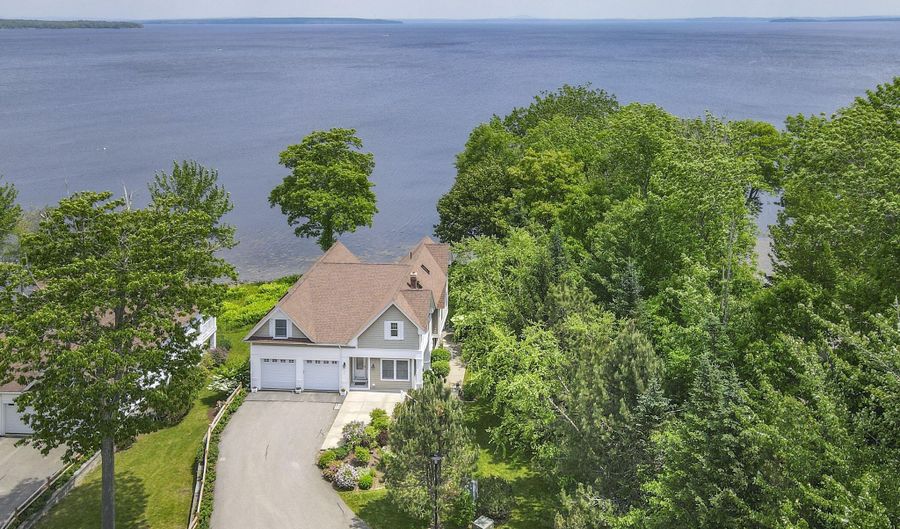 155 Bayside Dr, Belfast, ME 04915 - 5 Beds, 4 Bath