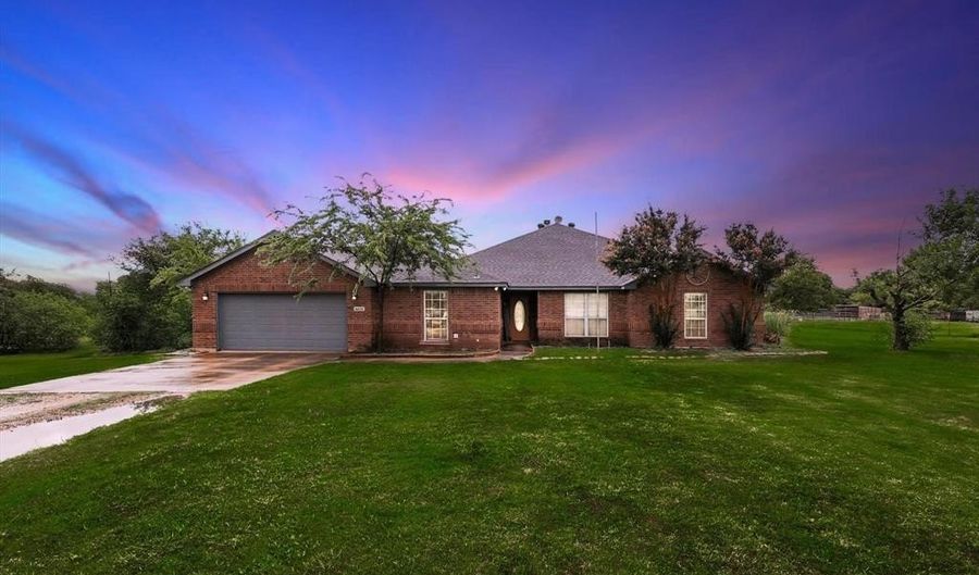 8424 Marianna Way, Alvarado, TX 76009 - 4 Beds, 3 Bath