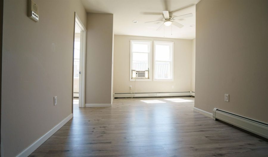 415 BROADWAY 4, Bayonne, NJ 07002 - 1 Beds, 1 Bath