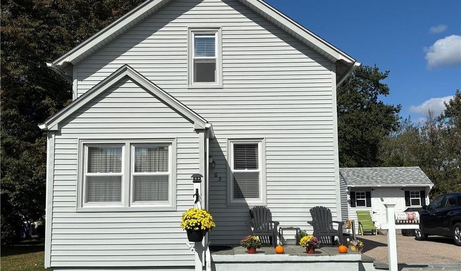 65 Maple Ave, Middletown, RI 02842 - 3 Beds, 2 Bath