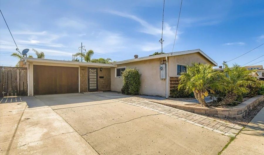 4654 Cheshire St, San Diego, CA 92117 - 3 Beds, 1 Bath