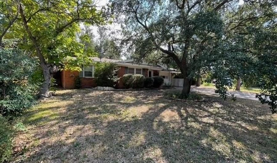 3151 S 22nd St, Abilene, TX 79605 - 3 Beds, 2 Bath