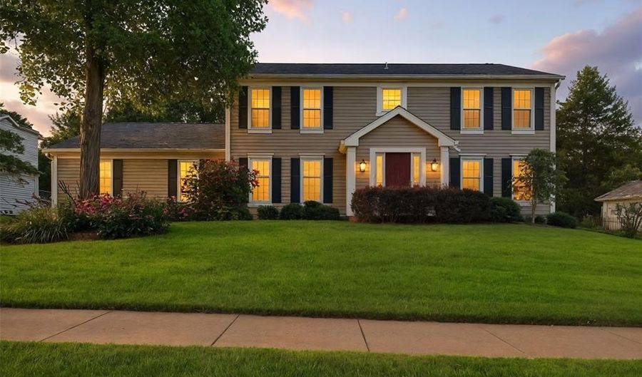 1351 Rusticview Dr, Ballwin, MO 63011 - 4 Beds, 3 Bath