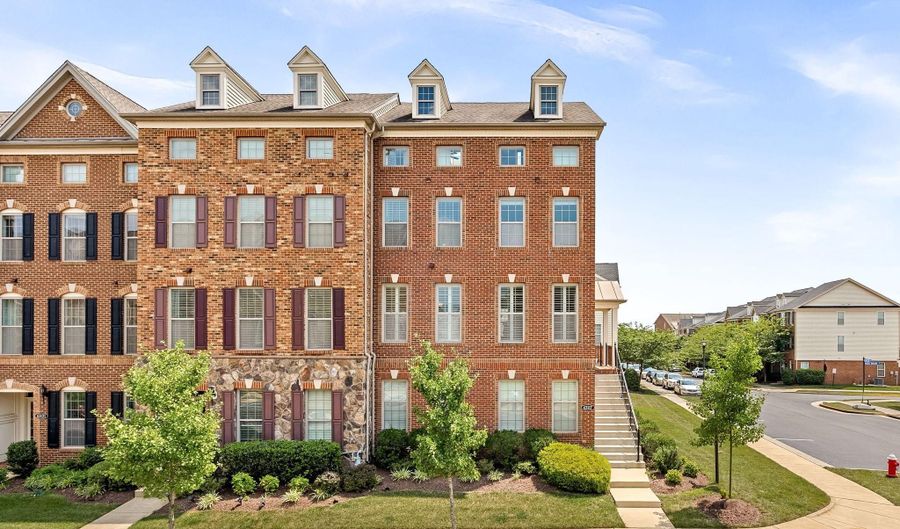 43117 SHORE Sq, Ashburn, VA 20148 - 4 Beds, 4 Bath