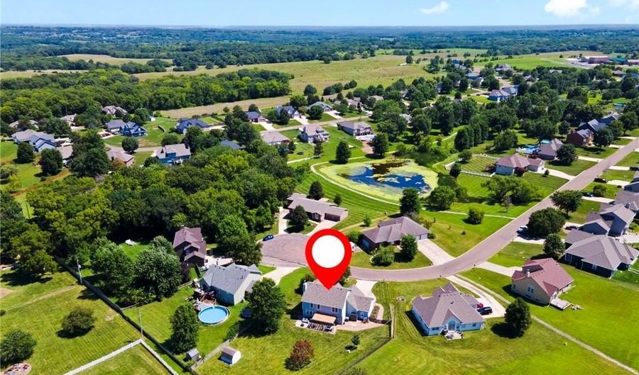 17933 157th Ter, Basehor, KS 66007 - 4 Beds, 3 Bath