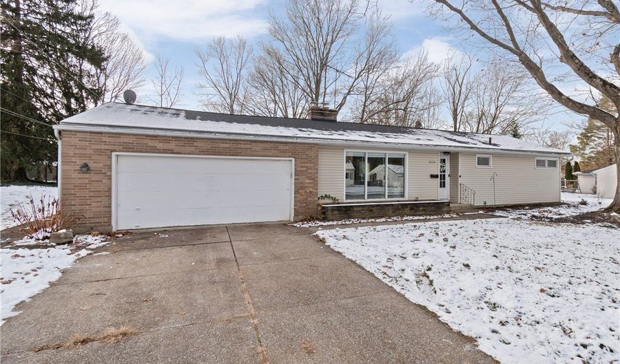 2426 Banbury Rd, Akron, OH 44333 - 3 Beds, 2 Bath