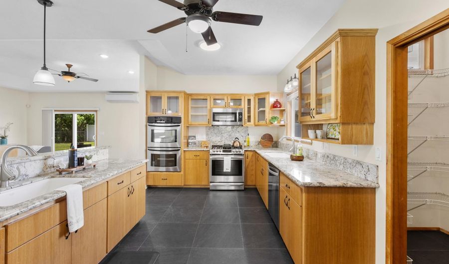 89 KAMALII St, Hilo, HI 96720 - 3 Beds, 3 Bath