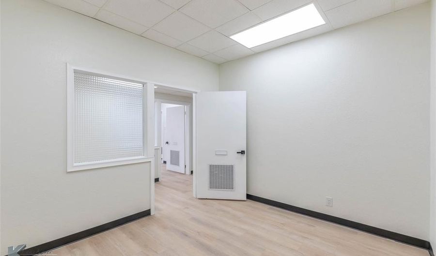 317 N Willis St Office 2, Abilene, TX 79603 - 0 Beds, 0 Bath