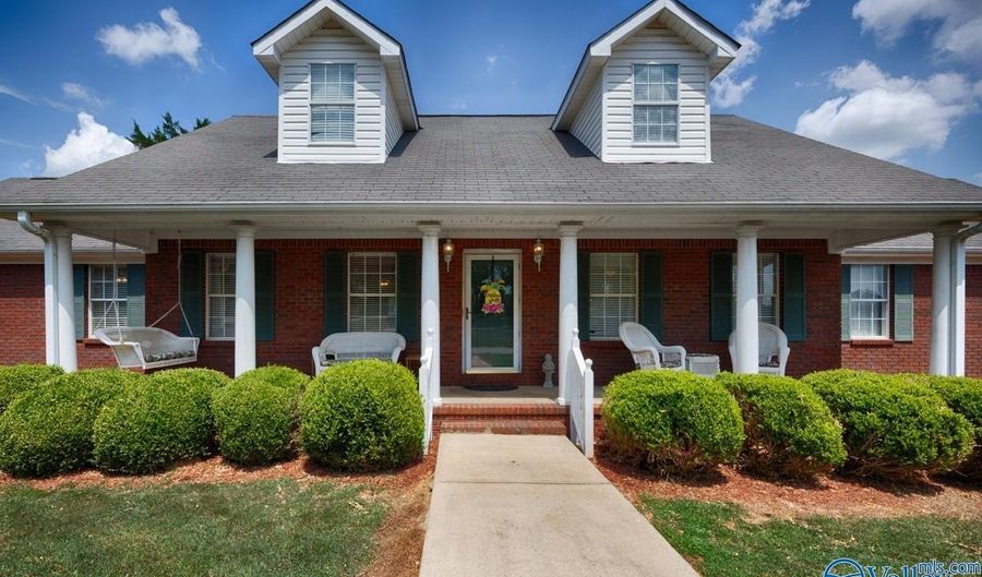 17281 Huntsville Brownsferry Rd, Athens, AL 35611 - 3 Beds, 3 Bath