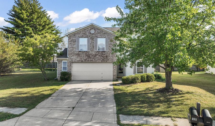 6911 Woodland Heights Dr, Avon, IN 46123 - 3 Beds, 3 Bath