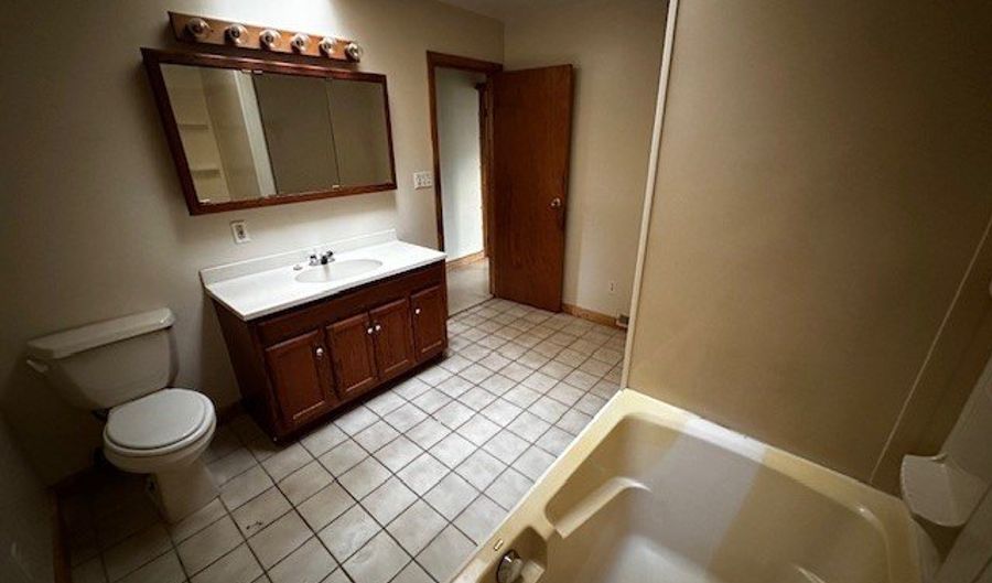 75 W Dartmore Ave, Akron, OH 44301 - 2 Beds, 1 Bath