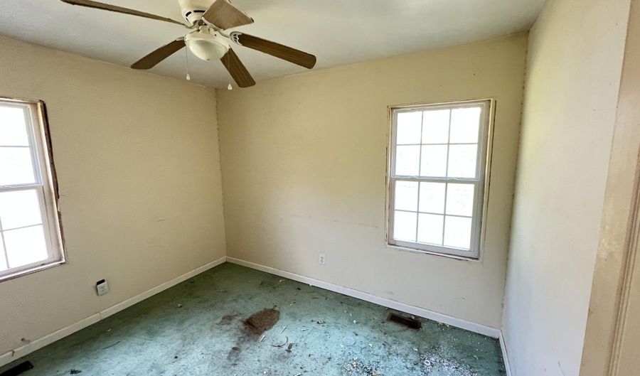 121 Forest Pl, Aberdeen, NC 28315 - 3 Beds, 1 Bath
