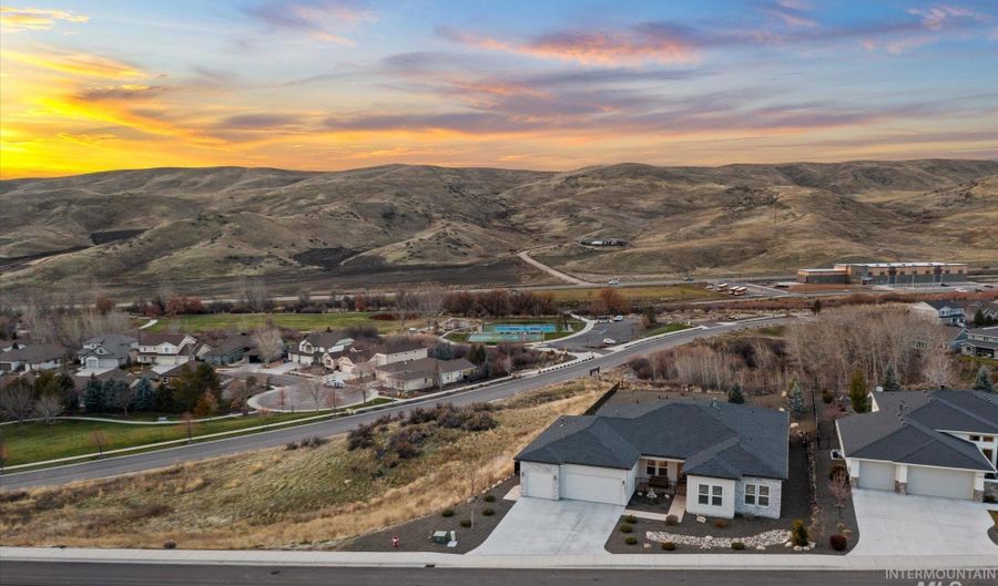 19011 N Eaglestone Pl, Boise, ID 83714 - 4 Beds, 3 Bath