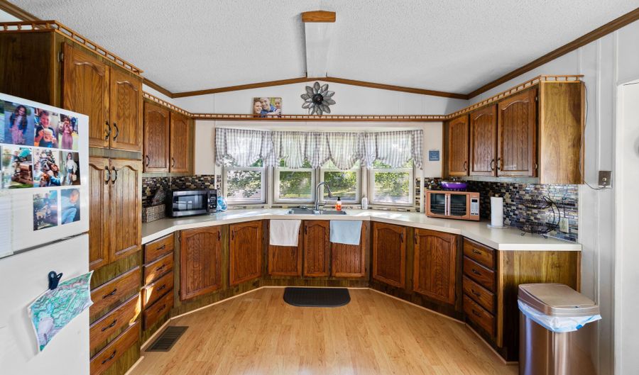 9 J St, Bangor, ME 04401 - 3 Beds, 1 Bath