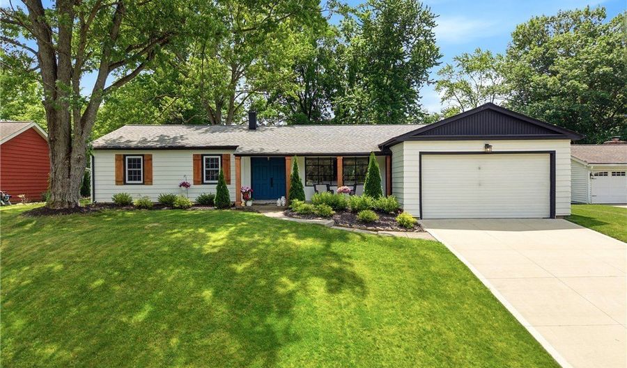 161 Devorah Dr, Aurora, OH 44202 - 3 Beds, 2 Bath
