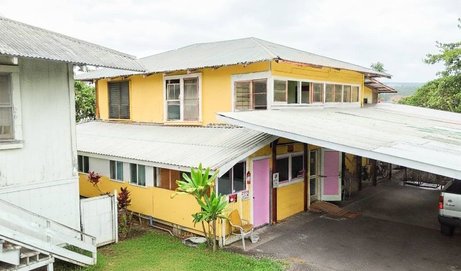82 D Hoku St, Hilo, HI 96720 - 9 Beds, 3 Bath