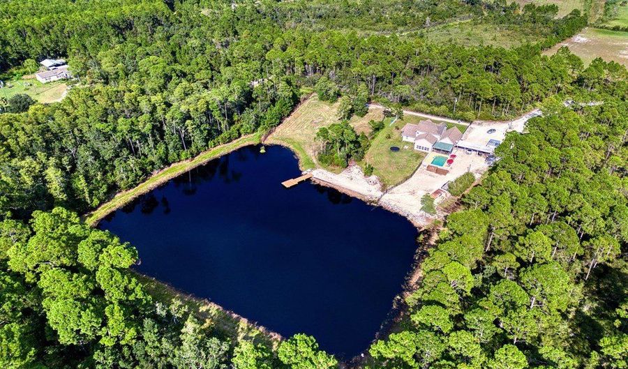 176 Jule St, Apalachicola, FL 32320 - 5 Beds, 2 Bath