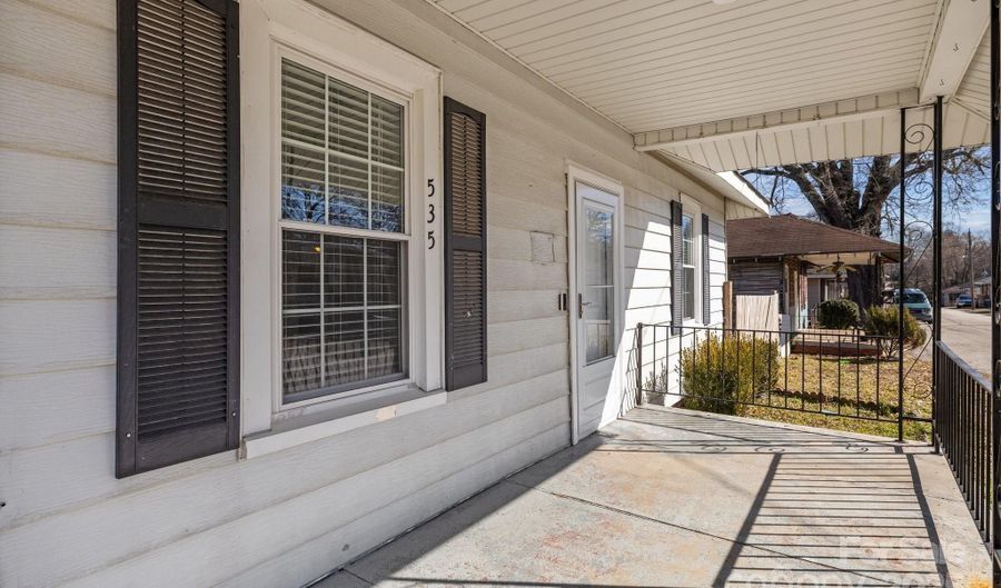 535 5th St, Chester, SC 29706 - 3 Beds, 1 Bath