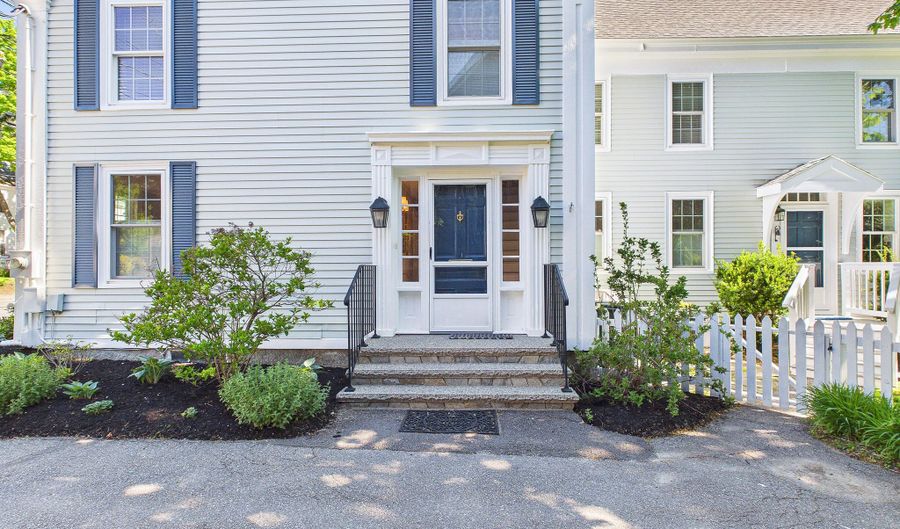 1059 Washington St, Bath, ME 04530 - 5 Beds, 3 Bath