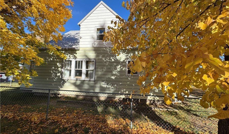 401 E 7th Ave, Big Timber, MT 59011 - 3 Beds, 2 Bath
