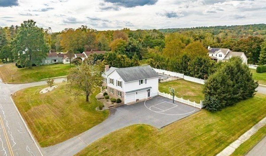 114 S West St, Agawam, MA 01030 - 4 Beds, 3 Bath