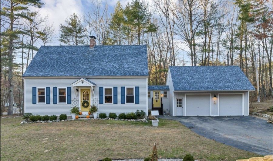 581 E Side Dr, Alton, NH 03810 - 3 Beds, 2 Bath