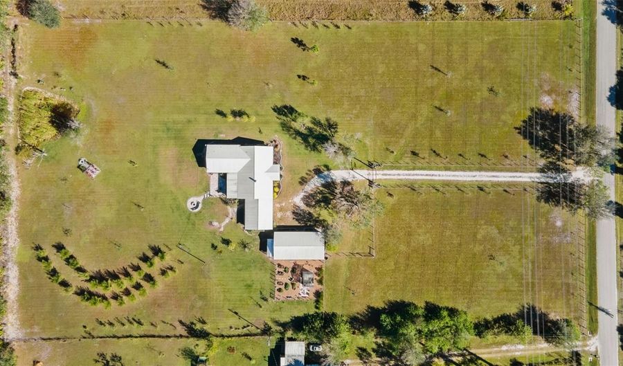 2222 SE MCCLELLAND Dr, Arcadia, FL 34266 - 3 Beds, 2 Bath