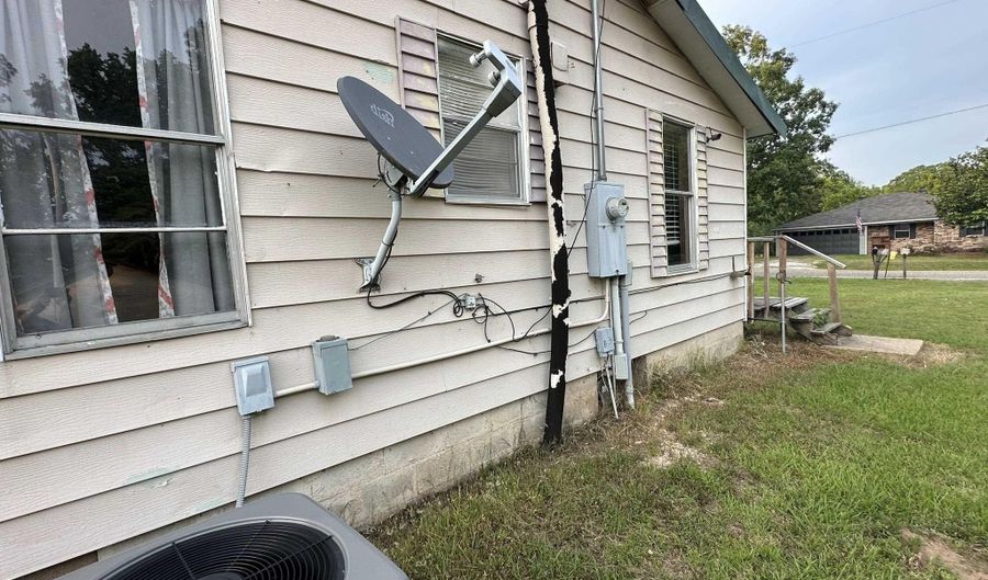 6105 Pointview Rd, Benton, AR 72019 - 3 Beds, 2 Bath