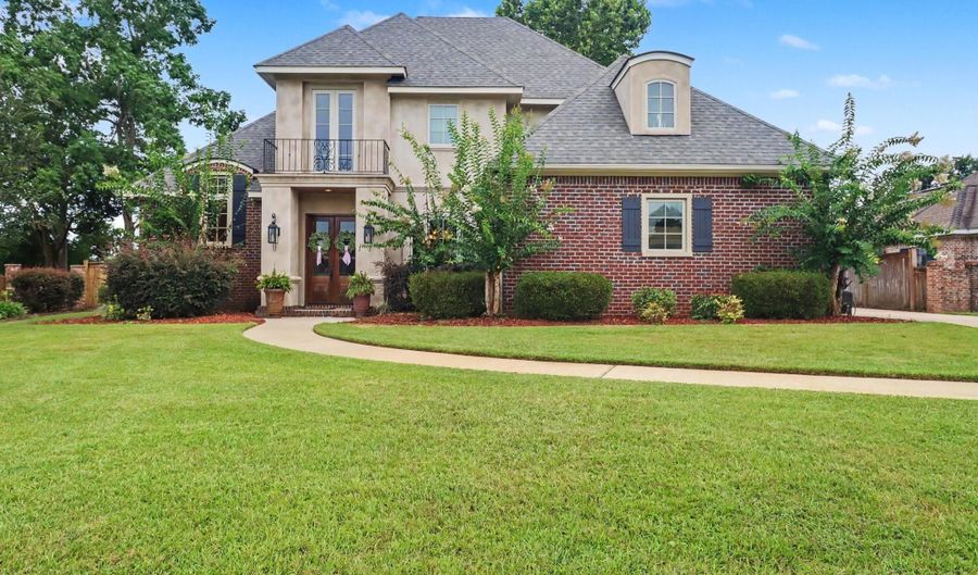 930 Caroline Dr, Biloxi, MS 39532 - 4 Beds, 4 Bath