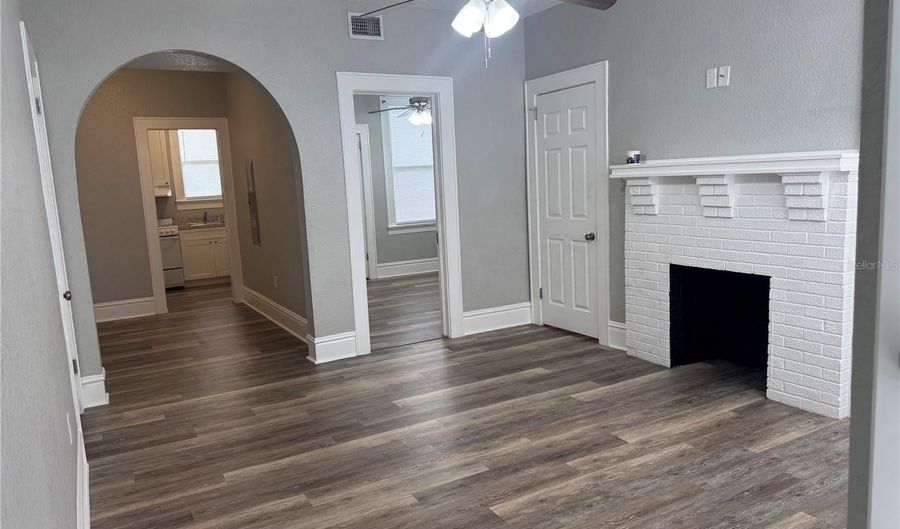 735 S OAK Ave, Bartow, FL 33830 - 1 Beds, 1 Bath