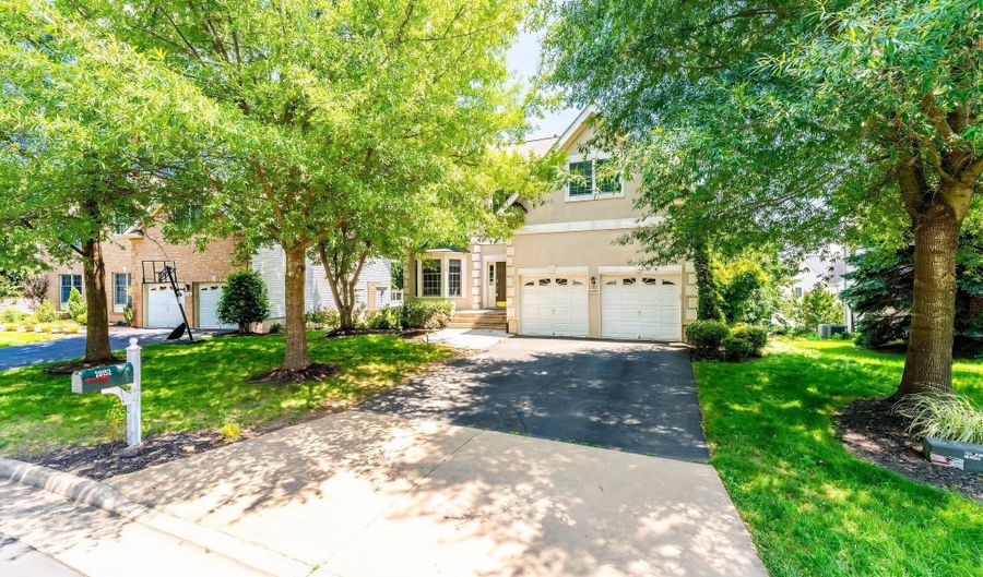 20152 BOXWOOD Pl, Ashburn, VA 20147 - 4 Beds, 4 Bath