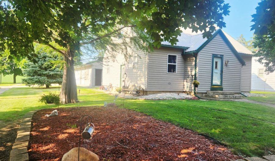 201 E 1st Ave, Arthur, IA 51431 - 3 Beds, 1 Bath