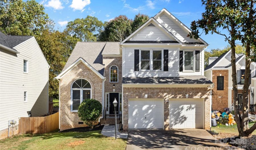 2016 Sablewood Dr, Charlotte, NC 28205 - 4 Beds, 3 Bath
