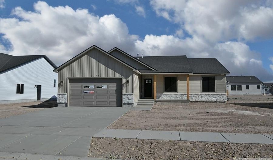 3105 Desert Sky Dr, Ammon, ID 83406 - 3 Beds, 2 Bath