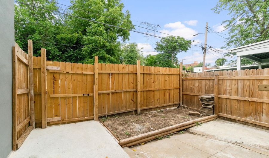 530 E 38TH St, Baltimore, MD 21218 - 4 Beds, 4 Bath