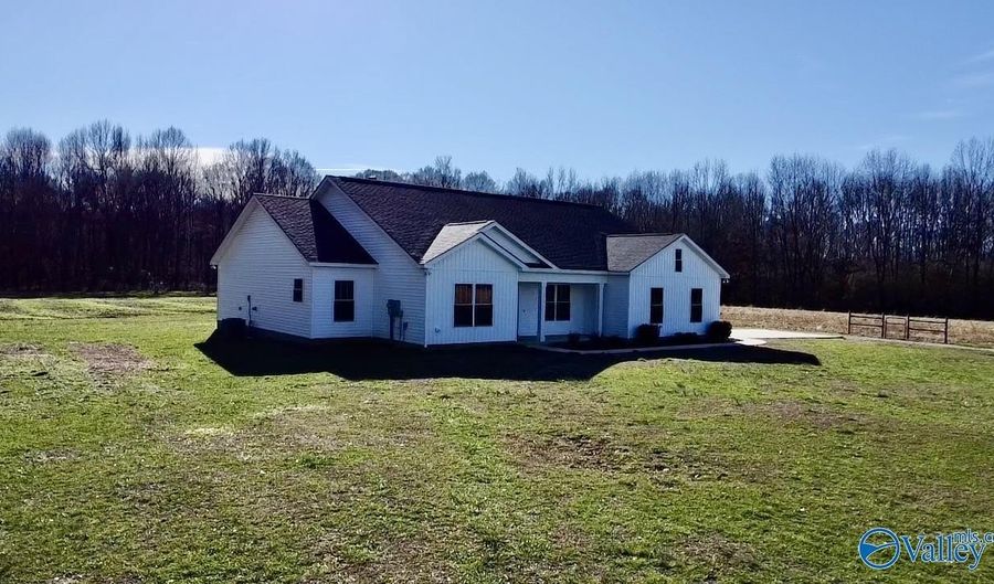 64 S Elliot Rd, Ardmore, TN 38449 - 4 Beds, 3 Bath