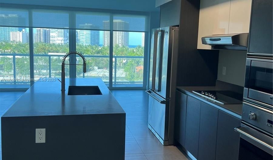 9821 E Bay Harbor Dr 805, Bay Harbor Islands, FL 33154 - 2 Beds, 2 Bath
