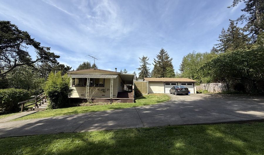 17813 AQUA VISTA Ln, Brookings, OR 97415 - 2 Beds, 2 Bath
