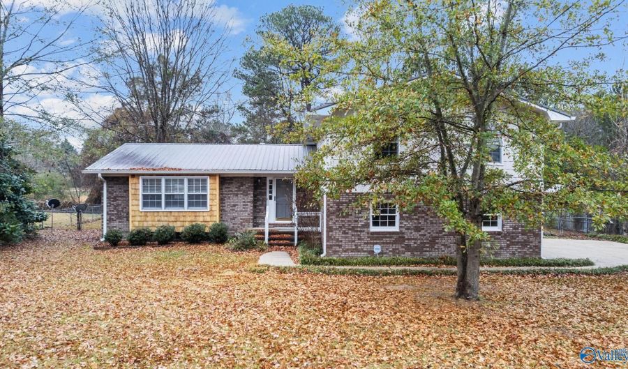 1118 Wynn Ct, Anniston, AL 36207 - 4 Beds, 3 Bath