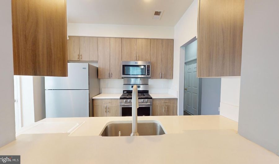 5947 FOUNDERS HILL Dr 103, Alexandria, VA 22310 - 2 Beds, 2 Bath