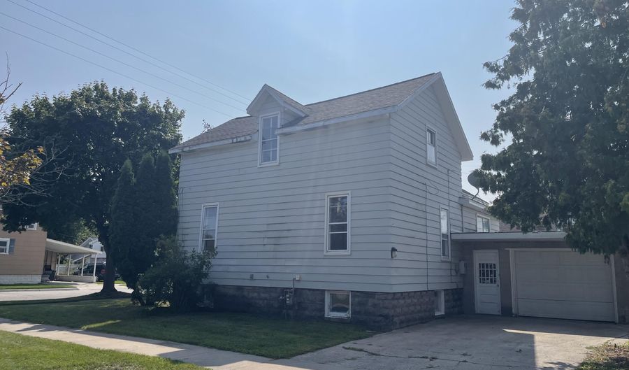 803 S Eighth Ave, Alpena, MI 49707 - 4 Beds, 2 Bath
