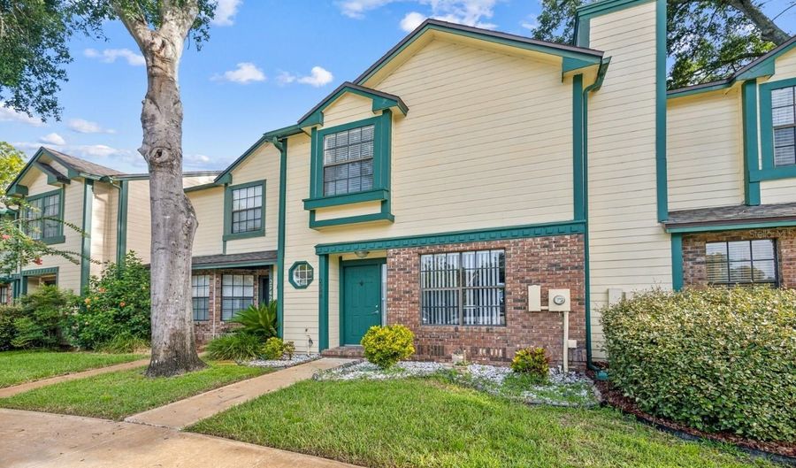 2748 CANDLEWOOD Ct, Apopka, FL 32703 - 3 Beds, 3 Bath