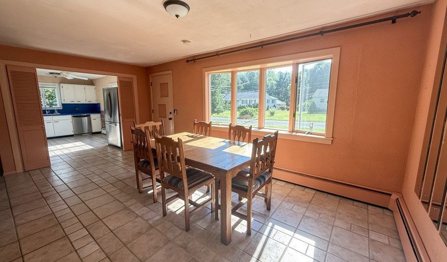 9 Meadow Brook Rd, Brookfield, CT 06804 - 3 Beds, 2 Bath