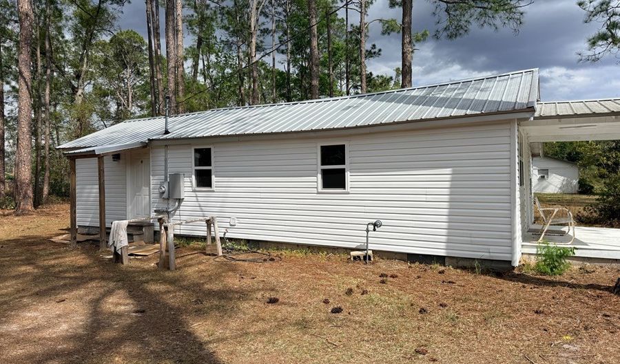 374 Patterson St, Baxley, GA 31513 - 1 Beds, 1 Bath
