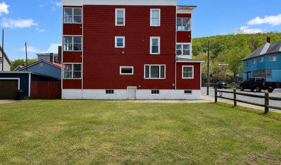 107 Strafford St, Berlin, NH 03570 - 6 Beds, 3 Bath