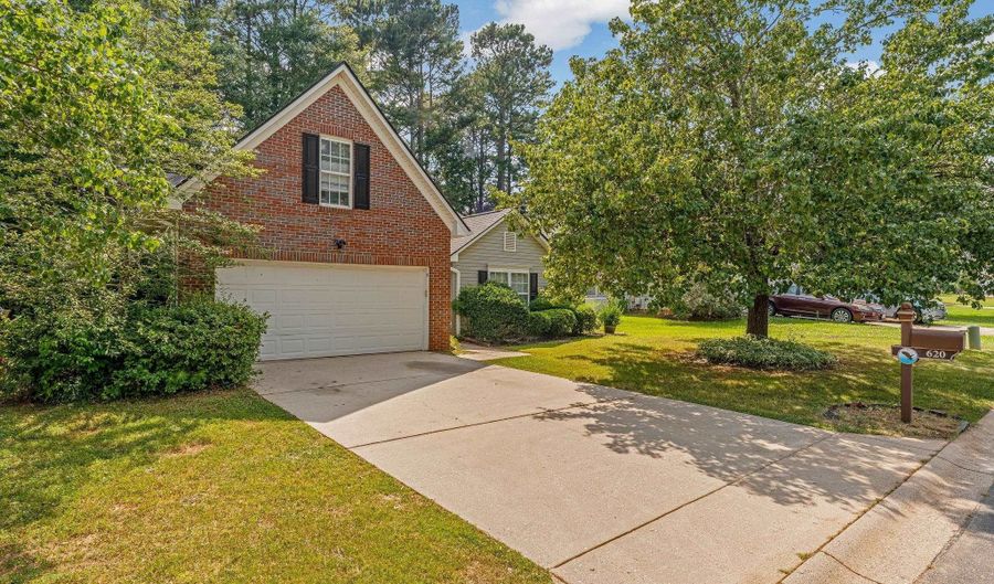 620 Thornbird Cir, Boiling Springs, SC 29316 - 3 Beds, 2 Bath