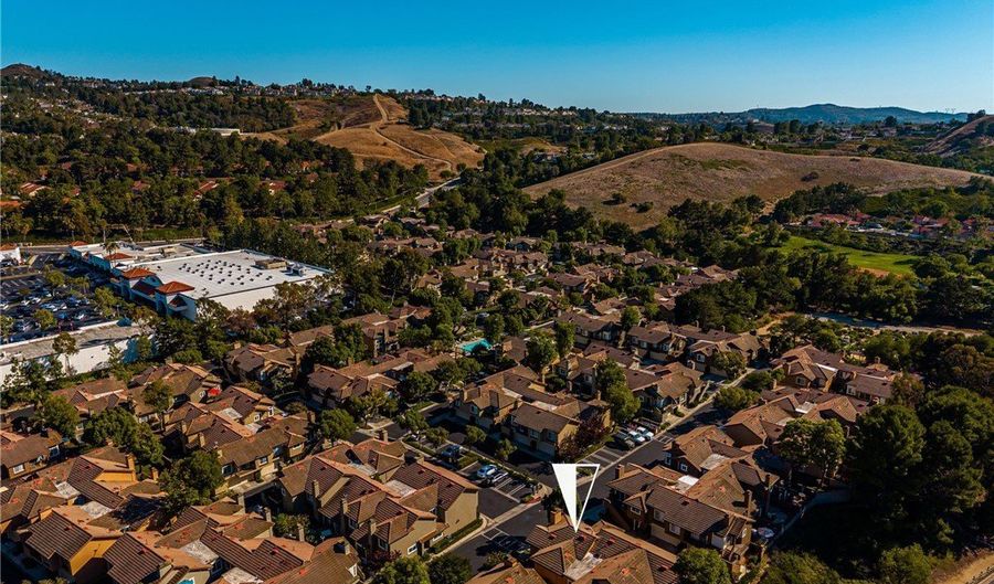 8131 E Oak Rdg, Anaheim, CA 92808 - 2 Beds, 2 Bath