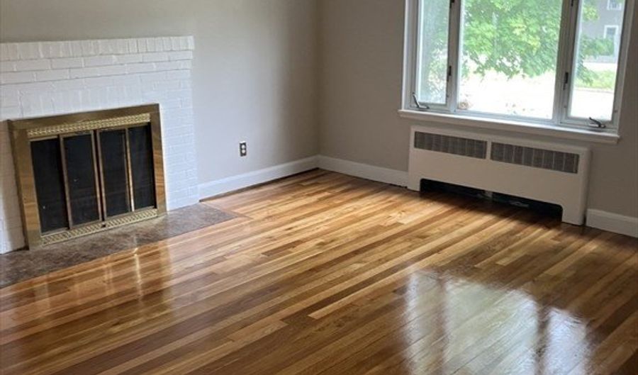 744 Boylston St 1, Boston, MA 02446 - 3 Beds, 2 Bath